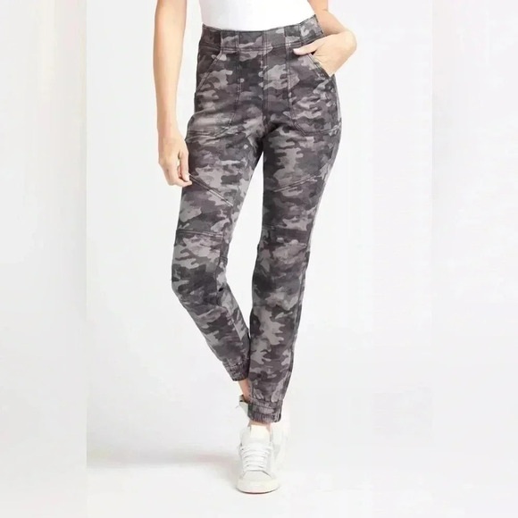 Spanx Stretch Twill Cargo Jogger Camo Size Large 12/14 - Picture 1 of 12